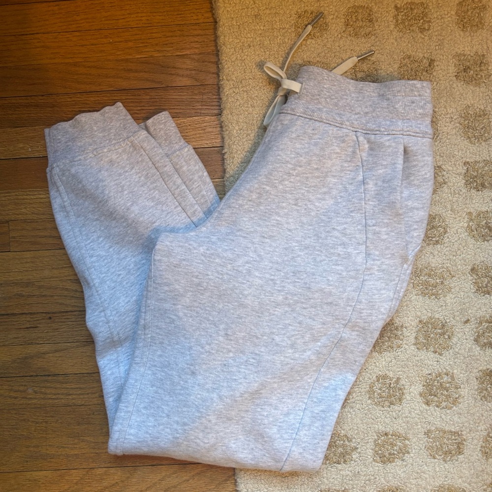 Lululemon Scuba High-Rise Jogger